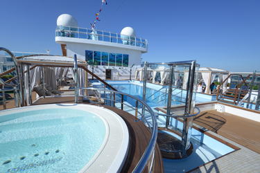 Princess Cruises Royal Class Interior lido.jpg